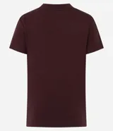 Remera básica de manga corta y cuello redondo en color verde militar, confeccionada en algodón sostenible.