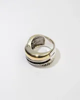 Anillo de plata 925 con detalles en dublé de oro y circonias blancas y negras.