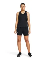 Shorts deportivos Under Armour Fly By 2in1 de color negro, con diseño de doble capa que incluye un pantalón corto exterior ligero y calza de compresión interior. Presenta cintura elástica con cordón ajustable y el logo reflectante de la marca en la pierna.