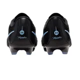 Championes de fútbol Nike Tiempo Legend, color negro con el logo de la marca en celeste y detalles en la suela del mismo tono.