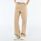 Pantalón de twill color beige con diseño de cintura asimétrica cruzada y corte recto de pierna ancha.