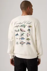 Buzo de cuello redondo Levi's de color marfil, con diseño relajado, mangas largas y pequeño logo cursivo bordado en el pecho.