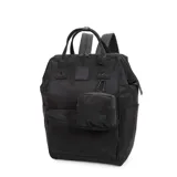 Mochila de nylon color negro con diseño de múltiples compartimentos y monedero pequeño desmontable. Presenta apertura principal con cierre, bolsillo frontal con cremallera, bolsillos laterales abiertos y un bolsillo de seguridad en la parte posterior. Posee doble asa de mano superior y correas de hombro acolchadas y regulables.