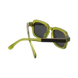 Lentes de sol con marco cuadrado de acetato color verde oliva y lentes marrones degradé.