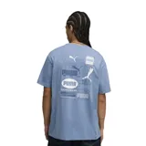 Remera de algodón color celeste, de corte clásico con cuello redondo y mangas cortas. Presenta un pequeño logo de la marca estampado en el pecho con un diseño gráfico lineal.