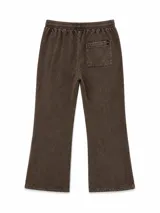 Pantalon de jogging verde con efecto lavado, cintura elástica con cordón ajustable, bolsillos laterales y pequeño logo estampado en la pierna.