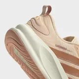 Championes de running Adidas Supernova Ease 2, color salmón con detalles en tonos tostados y entresuela blanca.