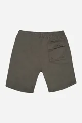 Bermuda jogger casual de algodón color gris, con cintura elástica y cordón ajustable. Cuenta con bolsillos laterales y un bolsillo trasero.