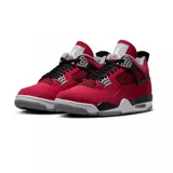 Championes Air Jordan 4 Retro en color rojo con detalles en negro, gris y blanco, confeccionados con paneles de malla y refuerzos plásticos característicos del modelo.