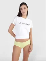 Hipster acanalado color verde claro, de corte de pierna alto, frente en V, etiqueta con el logo y tela elástica.