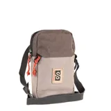 Bolso de mano Rip Curl Slim Pouch Search, color beige con detalles en marrón y correa gris.