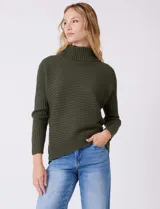 Buzo de tejido acanalado color blanco, con cuello alto y diseño de patrón en V en el frente. Presenta un corte holgado con mangas integradas sin costura de sisa.