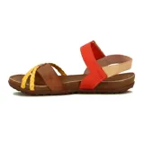 Sandalia casual de cuero color marrón con tiras cruzadas y trenzadas.