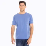 Remera de algodón color azul con cuello redondo, mangas cortas y un bolsillo aplicado en el pecho.