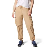 Pantalón cargo de mujer Columbia, color beige, con cintura elástica ajustable con cordón, bolsillos laterales y bolsillos cargo con cierre en los muslos. Presenta dobladillos ajustables en los tobillos y un diseño funcional de tejido ligero.