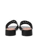 Sandalias de mujer Bottero con taco cuadrado bajo, confeccionadas en cuero blanco con diseño calado en la capellada y puntera cuadrada.