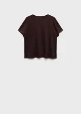 Camiseta de lino color marrón, de corte recto, cuello redondo y manga corta con dobladillo.
