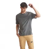 Remera celeste de manga corta y cuello redondo.