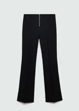 Pantalon de vestir negro con diseño flare, cierre frontal con cremallera metálica visible y corte largo.