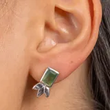 Aros de plata 925 con piedra rectangular de aventurina verde.