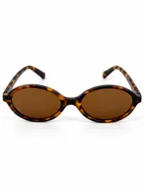 Lentes de sol con armazón ovalado de carey y cristales marrones.