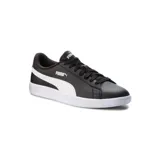 Championes Puma modelo Smash V2 L, de diseño clásico y minimalista en color blanco con la icónica franja lateral en negro. Confeccionados con materiales sintéticos de alta calidad, cuentan con suela de goma resistente y cierre de cordones para un ajuste seguro.