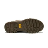 Bota tipo chukka de cuero color marrón, con cordones al tono, cuello acolchado y suela de goma dentada con gran tracción. Presenta el logo de la marca grabado en el lateral y en la puntera.