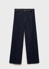 Pantalón de jean estilo wideleg color azul oscuro, con tiro medio, cuatro bolsillos y cinturón incorporado con hebilla metálica.
