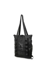 Mochila y bolso tipo tote bag de nailon negro con correas ajustables, cierre superior con hebilla, cordón elástico frontal y bolsillos laterales de red.