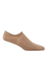 Medias invisibles color beige, diseñadas para usar con zapatillas, con refuerzo en el empeine y talón.