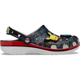 Zuecos Crocs Classic edición especial de Pokémon, color negro con estampado de personajes y Pokéballs. Incluye charms Jibbitz de Pikachu y detalles inspirados en la franquicia, con suela blanca y franja roja.