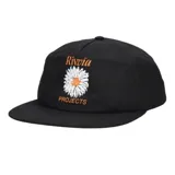Gorra negra tipo trucker con visera plana, logo de la marca y estampa de una margarita.