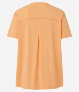 Remera deportiva de manga corta y cuello redondo, confeccionada en tejido técnico de poliamida y elastano. Presenta un diseño liso con costuras laterales y un detalle de recorte en la espalda, ideal para actividades físicas por su ligereza y capacidad de secado rápido.