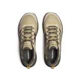 Calzado de trekking Merrell Speed Strike 2, de color beige con detalles en marrón oscuro y amarillo, fabricado con materiales sintéticos y malla transpirable, diseñado para senderismo y actividades al aire libre.