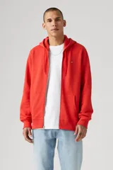 Canguro con cierre rojo, con capucha y bolsillos frontales.