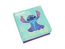 Pulsera dorada con dijes de Stitch, flores azules y ananás.