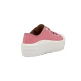 Zapatillas urbanas Moleca de lona color rosa, con cordones y plataforma blanca.