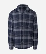 Camisa de manga larga confeccionada en franela de algodón, con cuello bowling y cierre frontal de botones. Presenta un diseño de estampado a cuadros en tonos marrones y beige, con un corte regular tradicional.