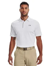 Remera polo de entrenamiento Under Armour, color blanco, con cuello clásico, cierre frontal de dos botones y logo de la marca estampado en el pecho.