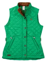 Chaleco capitoneado color rosa claro, con cuello alto, cierre frontal con botones a presión y logo bordado en el pecho.