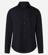 Camisa de vestir marrón oscuro, corte slim, de manga larga y cuello camisero.