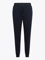 Pantalón de jogging azul marino, confeccionado en mezcla de algodón y poliéster, con cintura ajustable mediante cordón y puños elásticos en los tobillos. Presenta bolsillos laterales y un bolsillo trasero de ojal.