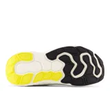 Championes de running New Balance Fresh Foam X Kaiha Road, color celeste con detalles en negro y verde flúor.