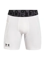Short deportivo Under Armour HeatGear de compresión color blanco, con cintura elástica ancha en contraste con el nombre de la marca y logo en la pierna derecha.
