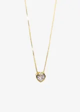 Cadena dorada con dije de corazón con circonita engarzada.