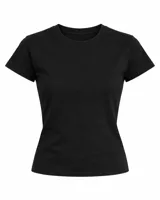 Remera negra de corte entallado con cuello redondo y mangas cortas.