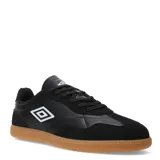 Championes Umbro de estilo clásico inspirados en el fútbol de salón, con capellada sintética negra y refuerzos de gamuza en la puntera. Presentan el logo de la marca en el lateral y suela de goma color caramelo tipo indoor.