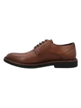 Zapato de vestir tipo derby en cuero color cognac, con cordones y suela de goma negra con detalle de costura vista.