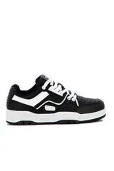Championes deportivos Pony M-100-Low II, color blanco con suela de goma marrón, diseño de caña baja y cordones al tono.