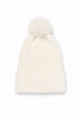 Gorro de lana tejido con diseño de trenzas verticales, borde acanalado y pompon superior de piel sintetica.